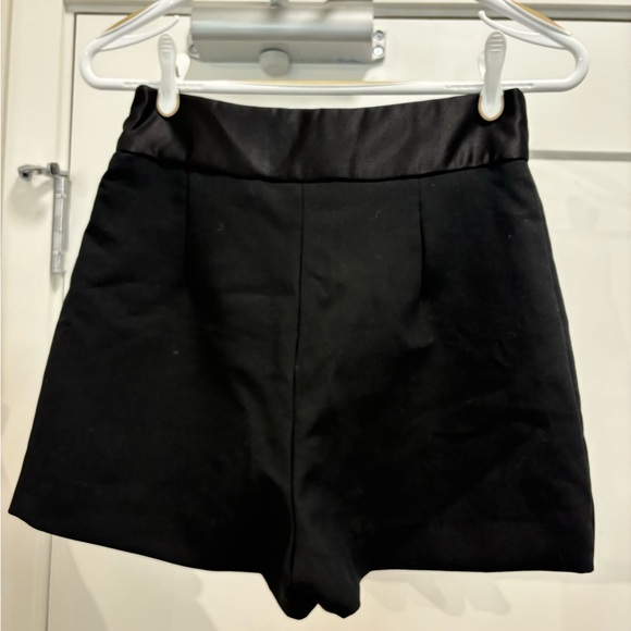 Black Zara Skort - Picture 2 of 4